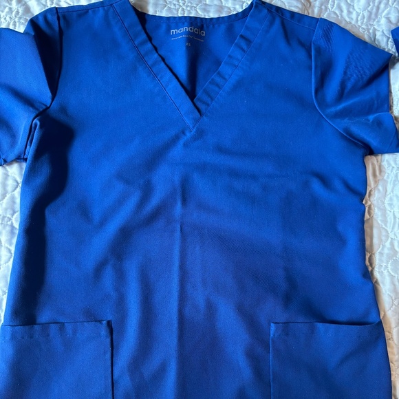 Set of 2 Mandala XS Women’s Galaxy Blue Scrub Tops - Picture 5 of 5